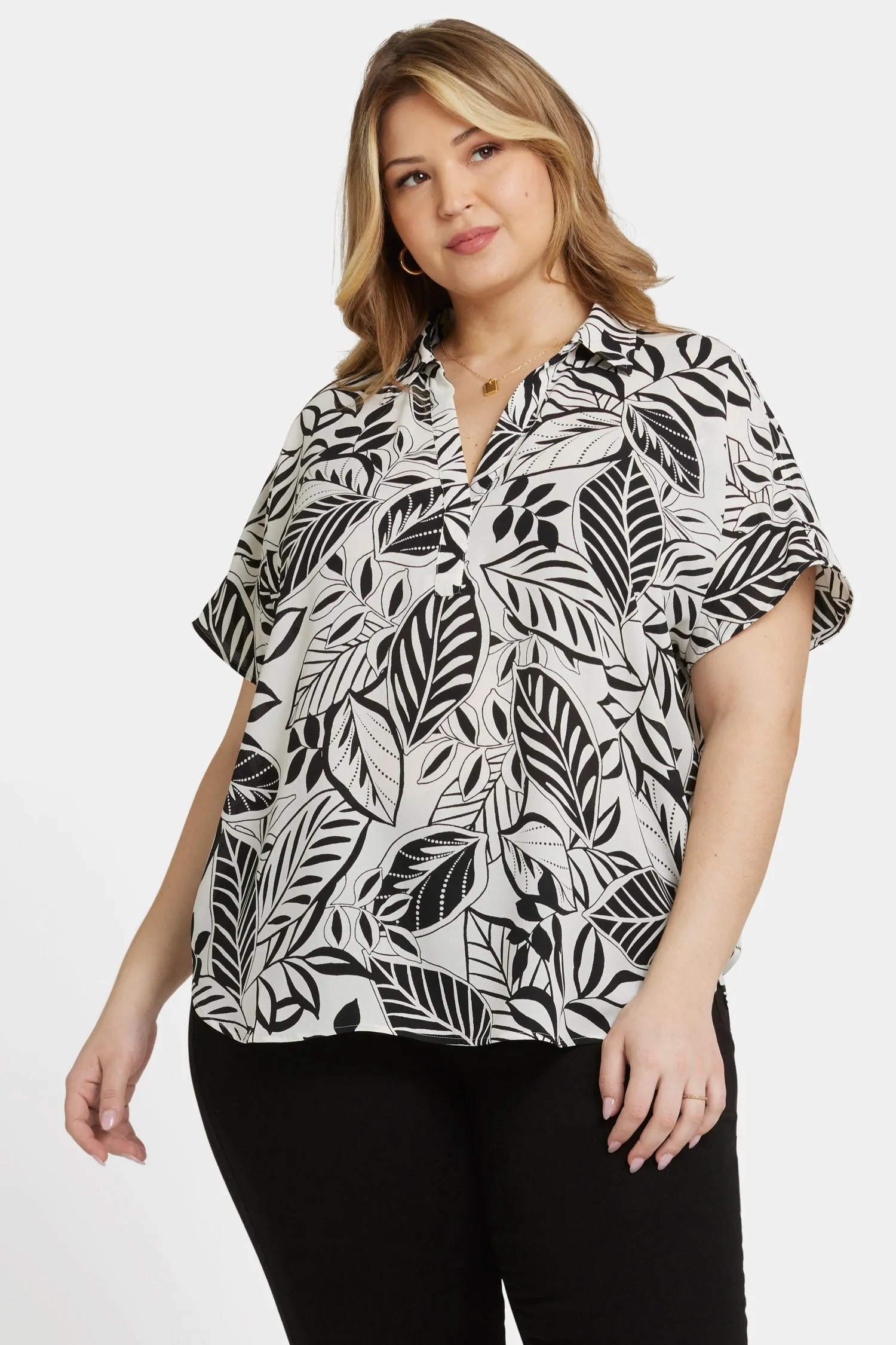 Becky Short Sleeved Blouse In Plus Size - Gerania