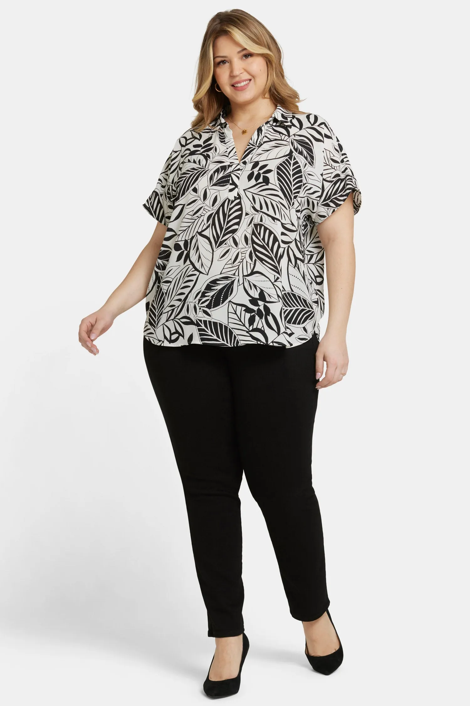 Becky Short Sleeved Blouse In Plus Size - Gerania