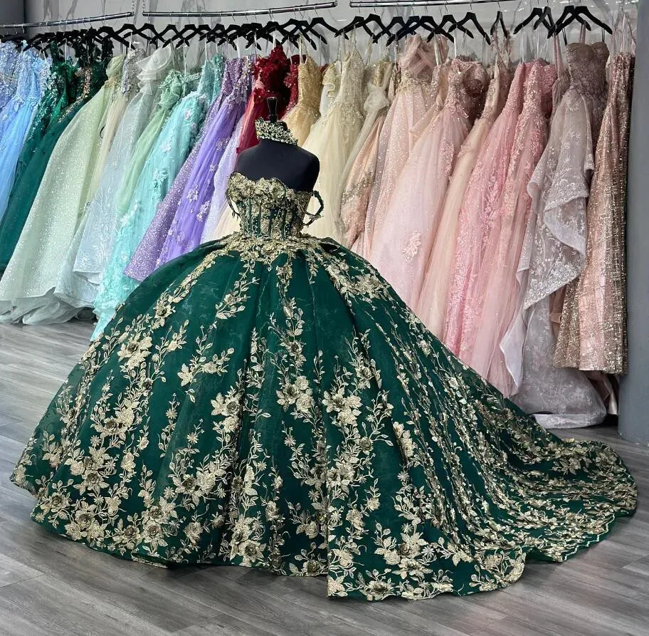 Emerald Goddess Charro Queen Quinceanera Dresses Gold Applique Off Shoulder vestidos de 15 años Lace-up Prom Sweet 16