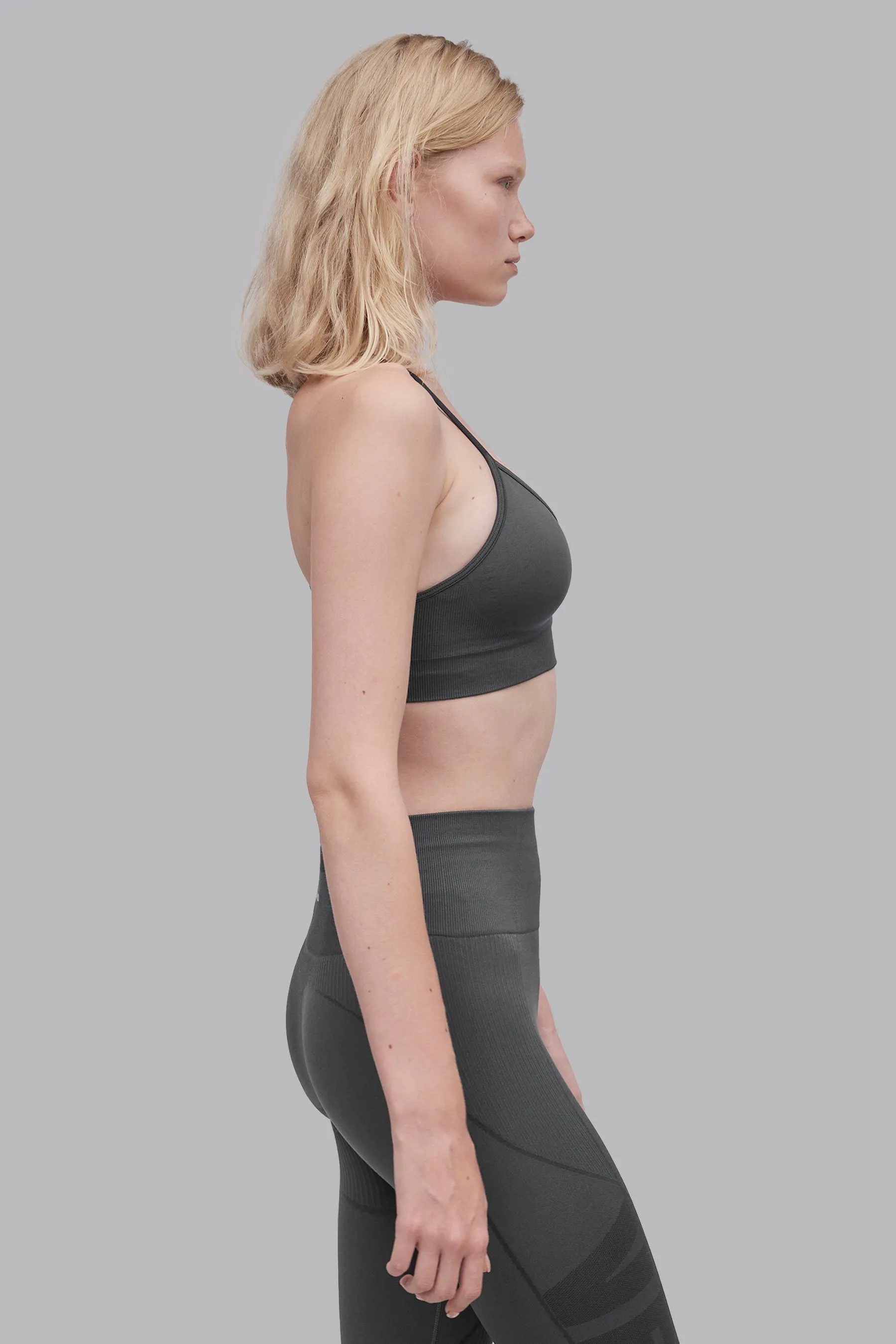 V_COMPRESS SEAMLESS SPORTS BRA - Dark Gray